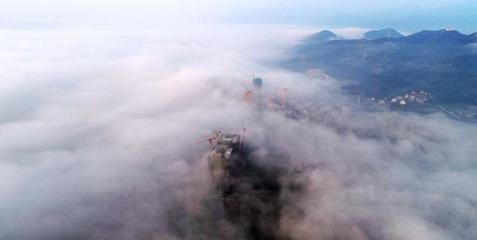 神仙居里云霧繞，人間仙境在臺(tái)州